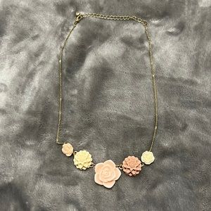 Necklace - gold